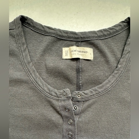Lucky Brand Short Sleeve Henley Tee - S - Picture 2 of 6